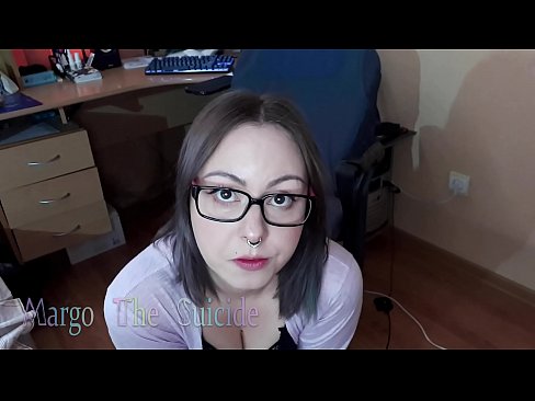 ❤️ Ang Sexy na Babae na may Salamin ay Sumipsip ng Dildo sa Camera ️ Homemade porn sa amin ❤