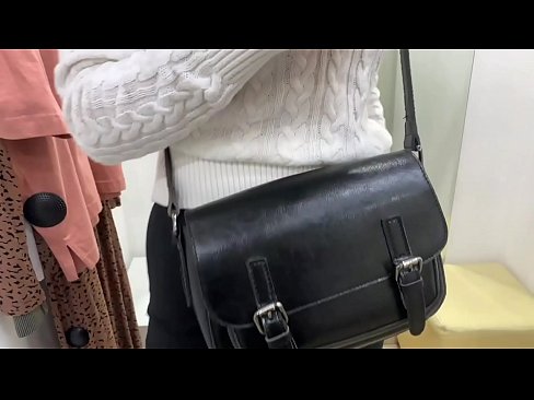 ❤️ Pampublikong masturbesyon ng batang asong si FeralBerry na may dildo sa fitting room ️ Homemade porn sa amin ❤